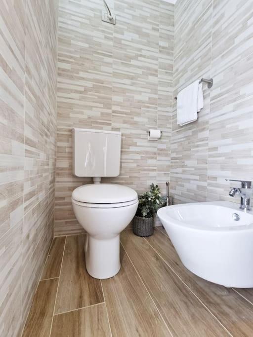 Casa Romeo Vinitaly - Free Parking - Wifi Leilighet Verona Eksteriør bilde